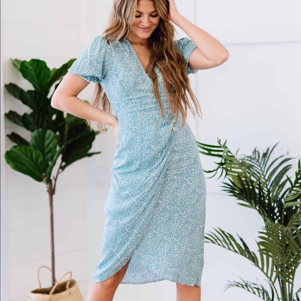 ✨New Sunday Best Faux Wrap Dress NWT